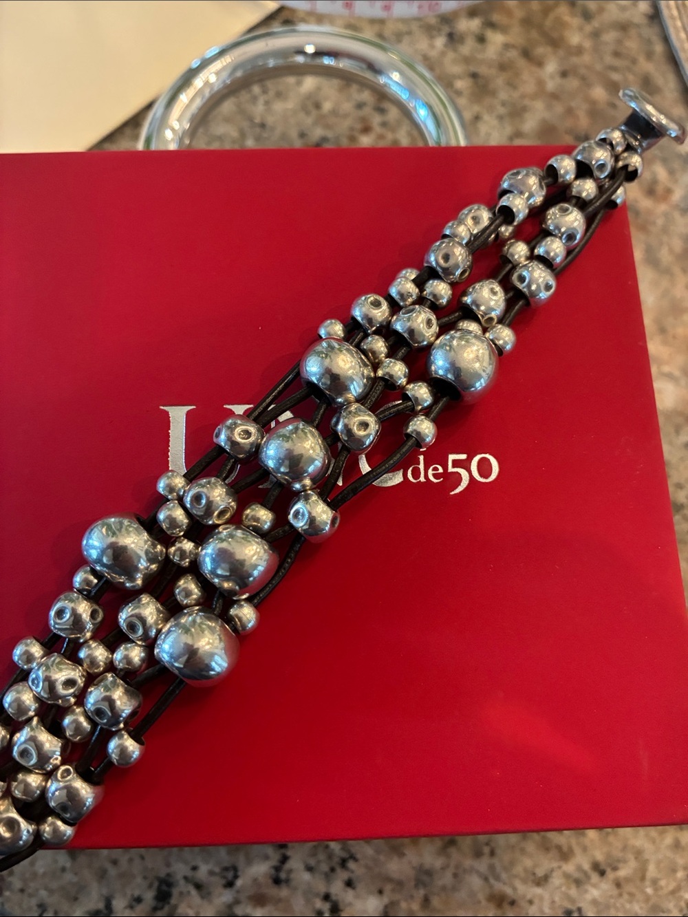 Uno de 50 Unique & Fun Multi Strand Silver Plated Beads & Leather Bracelet